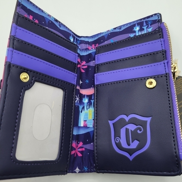New Loungefly Disney Cinderella Castle Backpack & wallet Bundle - Picture 12 of 13